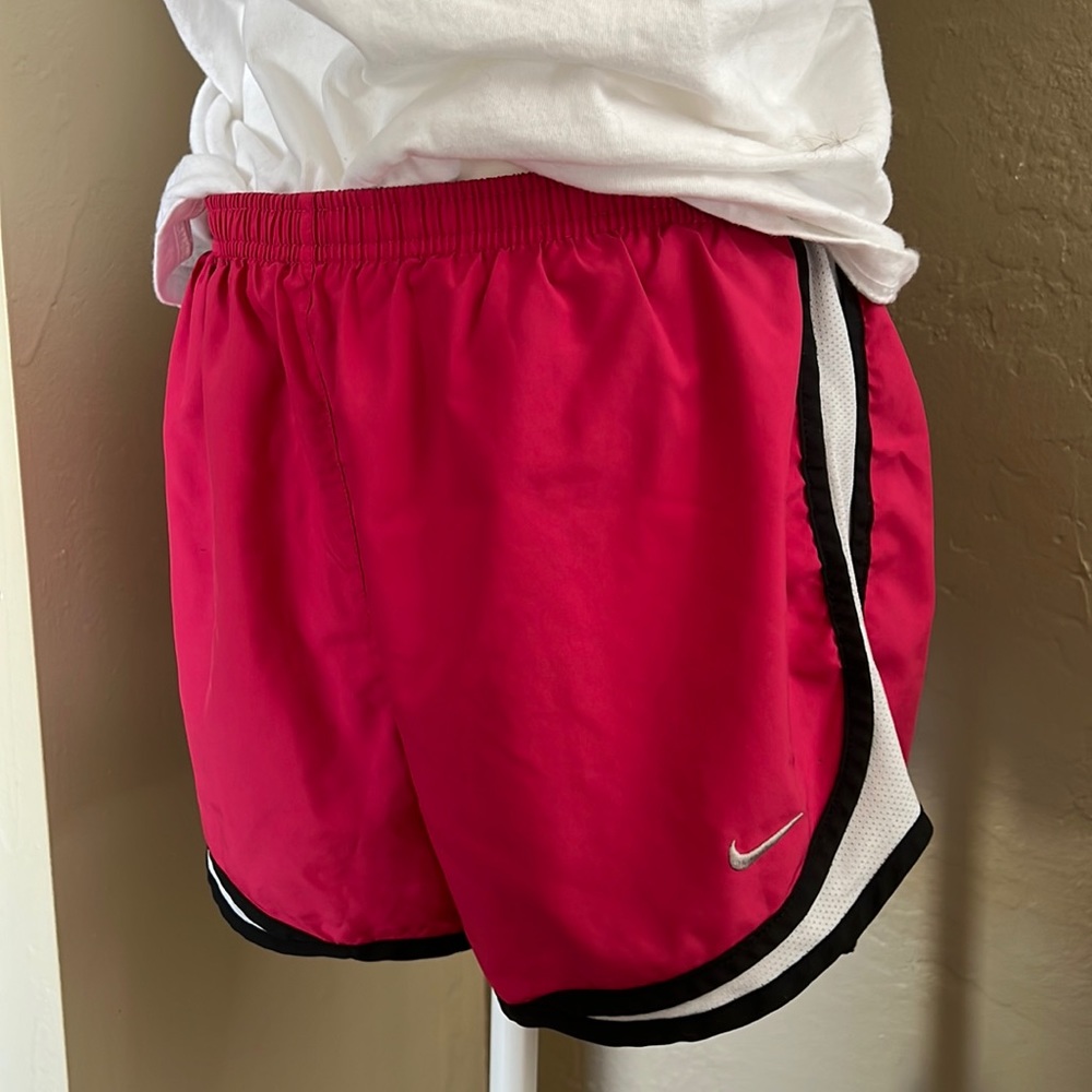 Nike womens tempo shorts